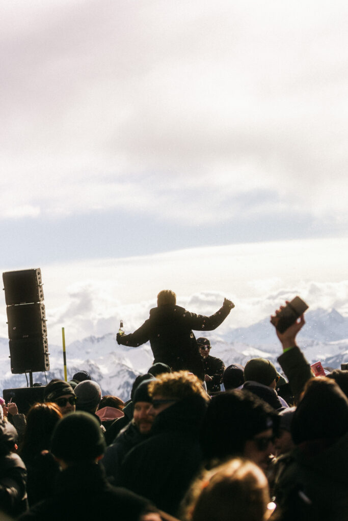 HARMLOS Pilatus White Day Dance 2025 00033