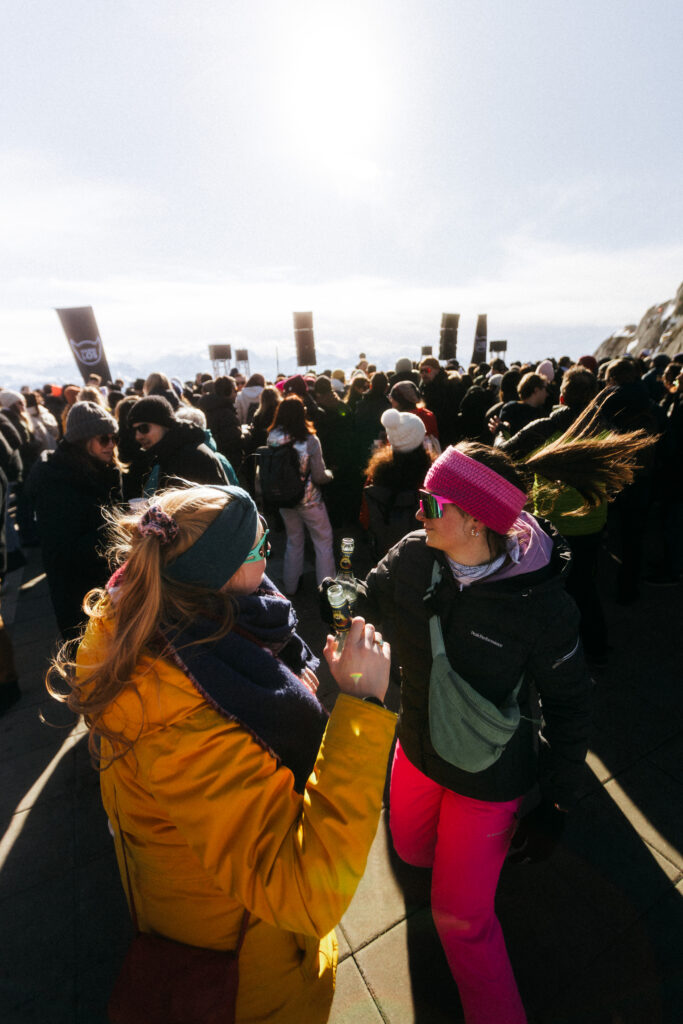 HARMLOS Pilatus White Day Dance 2025 00052