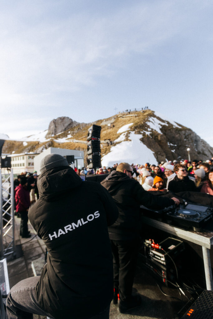 HARMLOS Pilatus White Day Dance 2025 00092