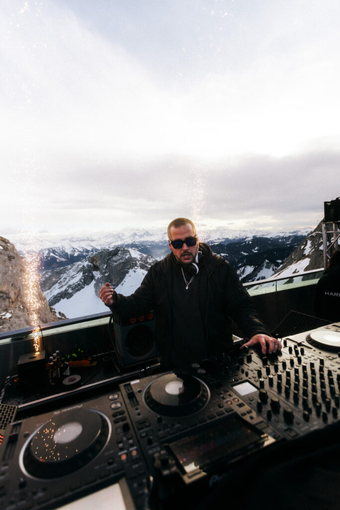 HARMLOS Pilatus White Day Dance 2025 00096