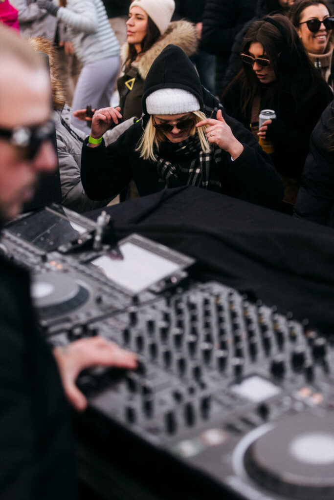 HARMLOS Pilatus White Day Dance 2025