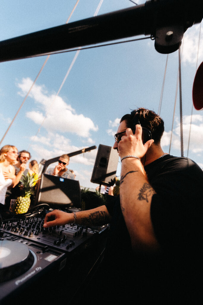 Pineapple Project Boat Party 2025 mario.image 00023