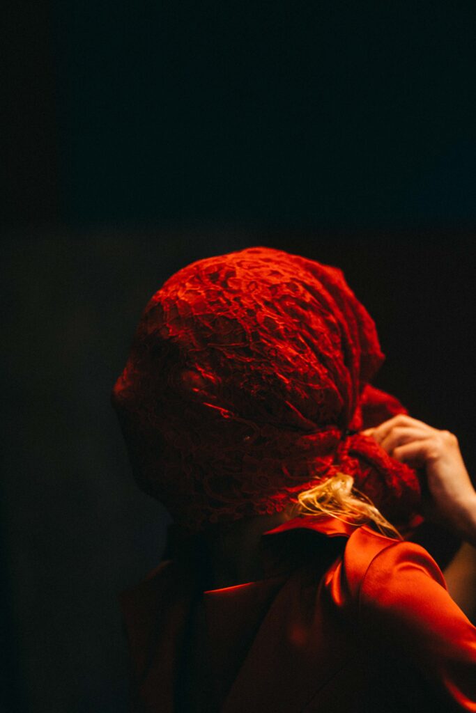 Famil Zaman Performance art Tillatec 202500006