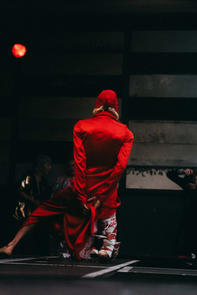 Famil Zaman Performance art Tillatec 202500018