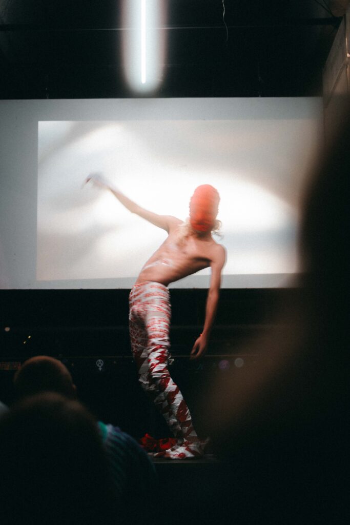 Famil Zaman Performance art Tillatec 202500028