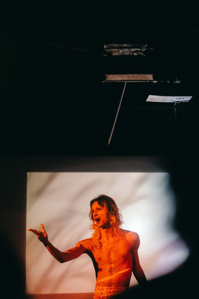 Famil Zaman Performance art Tillatec 202500033