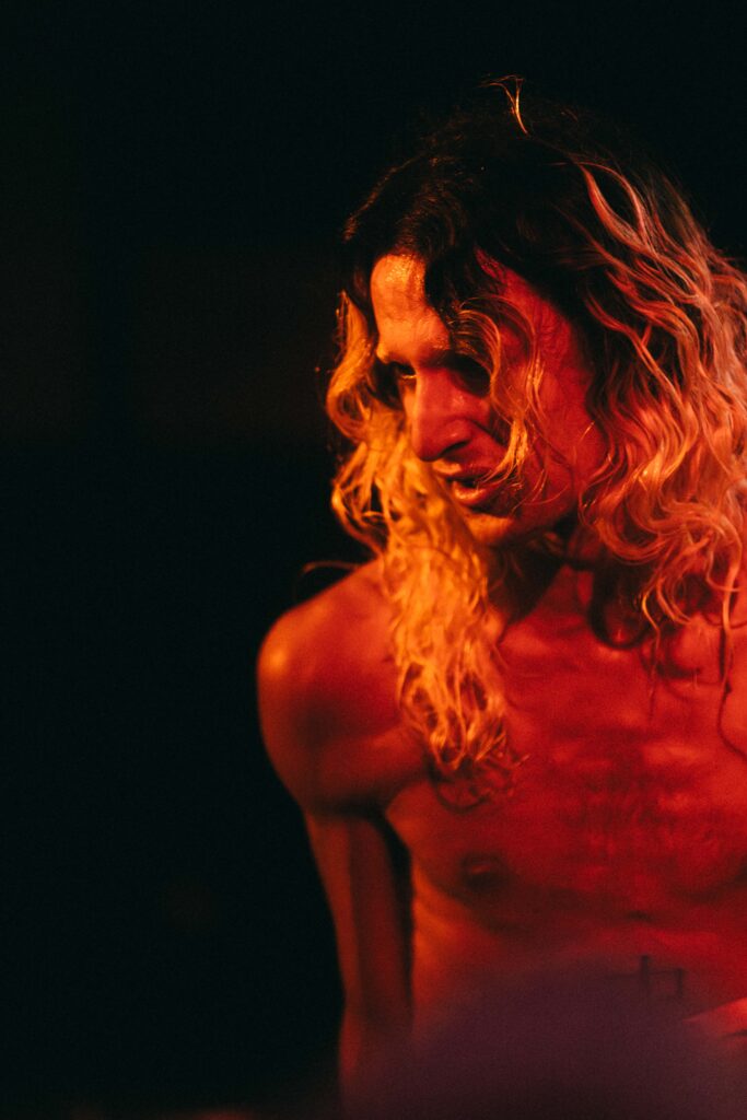 Famil Zaman Performance art Tillatec 202500034